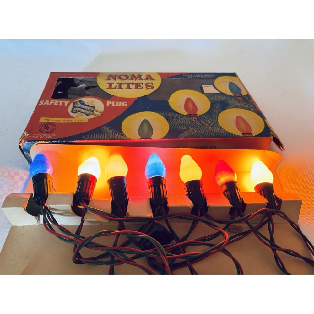 Vintage Noma Lites Christmas Lights C-7 Bulbs Lamps  Clips Cat 3010-SF
